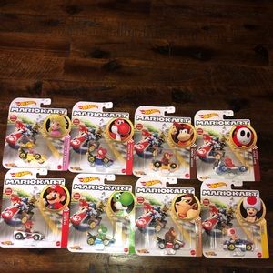 Hot Wheels Mario Kart Set of 8. 2021 TOTY